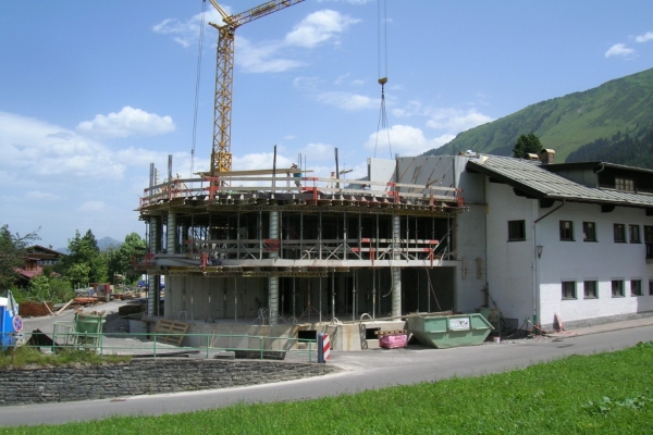 Neubau des Geschäftsgebäude in Riezlern